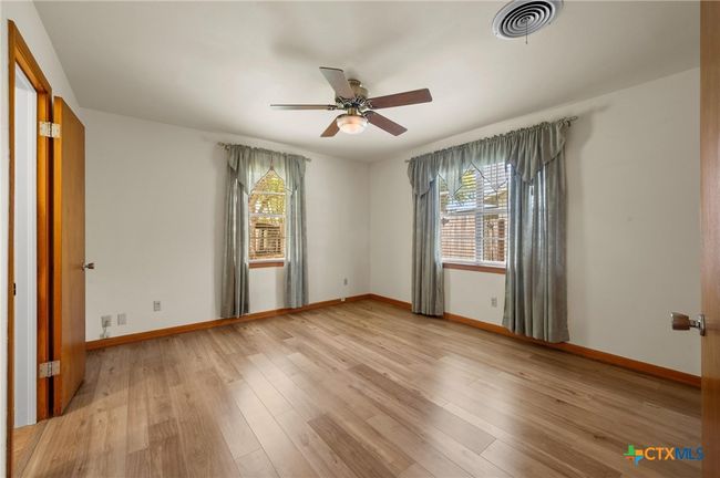 201 Hillcrest Dr, House other with 4 bedrooms, 2 bathrooms and null parking in Luling TX | Image 13