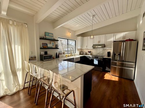 85-85 Ledgebrook Dr, Norwalk, CT, 06854-1067 | Card Image