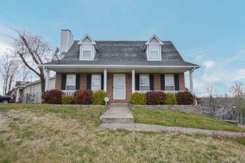2021 Windmeade Dr, Clarksville, TN, 37042-5279 | Card Image