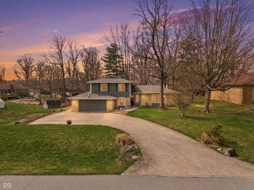 302 Maple Ct, Greenfield, IN, 46140-8847 | Card Image