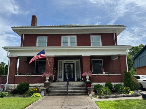 1806 S Main St, Hopkinsville, KY, 42240-1752 | Card Image