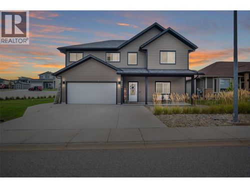 3904 Grandview Dr, Castlegar, BC, V1N4X9 | Card Image