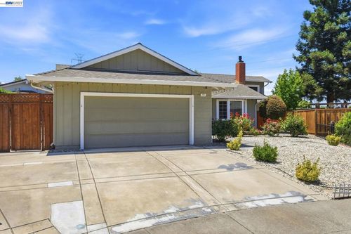 325 Goshen Ct, San Ramon, CA, 94583-3220 | Card Image