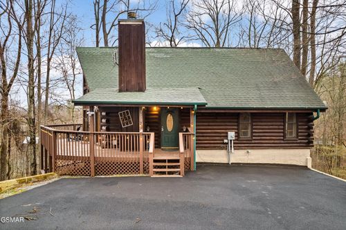 3175 Emerald Springs Loop, Sevierville, TN, 37862-8623 | Card Image