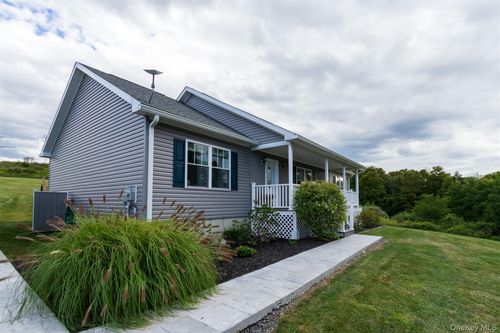 292 Battenfeld Rd, Milan, NY, 12571-4125 | Card Image