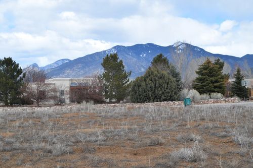 33 Sierra Vista Ln, Taos, NM, 87571 | Card Image