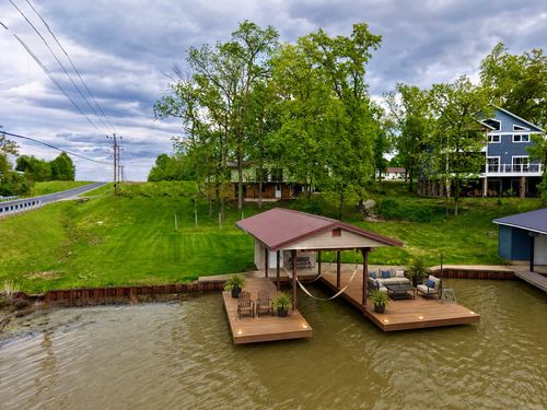 15981 N Hillcrest Dr, Effingham, IL, 62401-7684 | Card Image