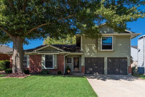 6708 Olivewood Drive, Arlington, TX, 76001 | Card Image