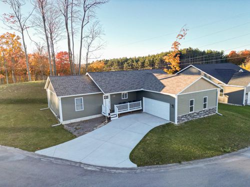 1420 Umber Dr, Traverse City, MI, 49696-8992 | Card Image