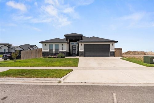 7910 Parham Dr, Corpus Christi, TX, 78414-1439 | Card Image