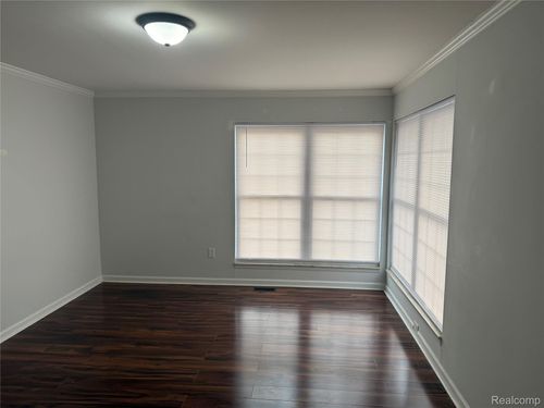 2787 Roundtree Dr, Troy, MI, 48083-2329 | Card Image