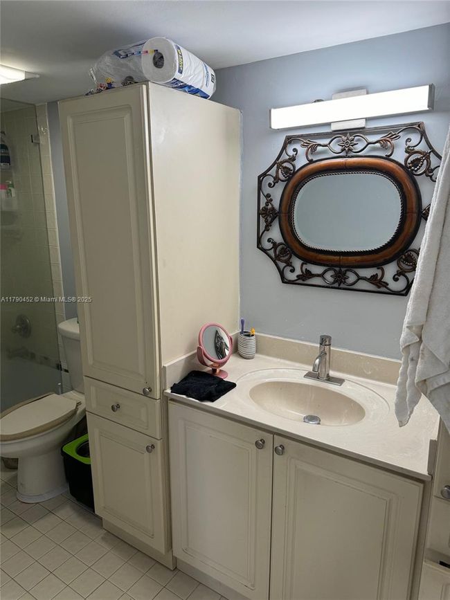 APT-404 - 8005 Lake Dr, Condo with 1 bedrooms, 1 bathrooms and null parking in Doral FL | Image 7