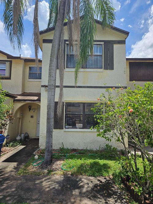 7476 Nw 34th St, Lauderhill, FL, 33319-7101 | Card Image