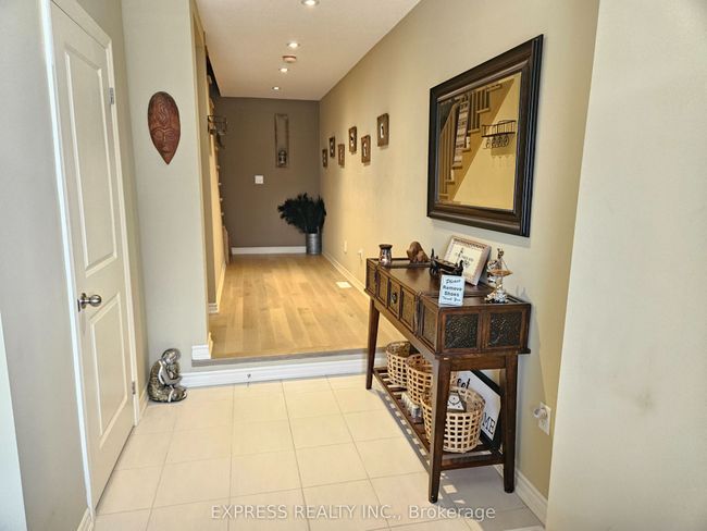 279 Moody Dr, House attached with 3 bedrooms, 3 bathrooms and 2 parking in Kleinburg ON | Image 8