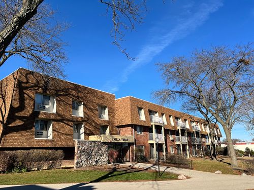 apt-114-1 Villa Verde Dr, Buffalo Grove, IL, 60089-4131 | Card Image