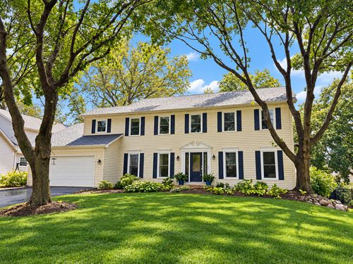 163 Stonegate Ct, Glen Ellyn, IL, 60137-6359 | Card Image