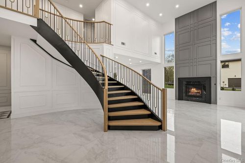 94 Viola Rd, Suffern, NY, 10901-3242 | Card Image