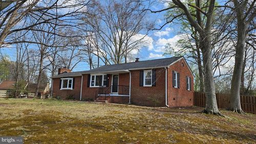 8405 Rugby Rd, Manassas Park, VA, 20111-1909 | Card Image