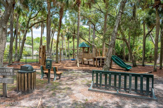 720 N Hampton Ct, Condo with 1 bedrooms, 2 bathrooms and null parking in Fripp Island SC | Image 37