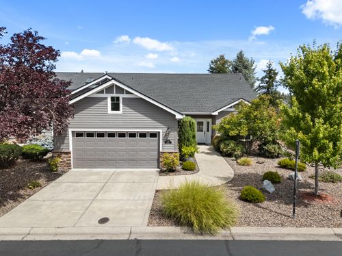 115 Sandridge Way, Eagle Point, OR, 97524-9680 | Card Image