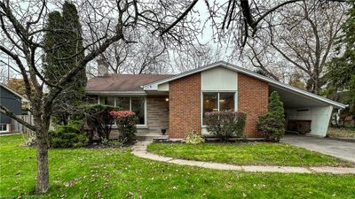 119 Oneida Blvd, House other with 3 bedrooms, 1 bathrooms and 4 parking in Ancaster ON | Image 1