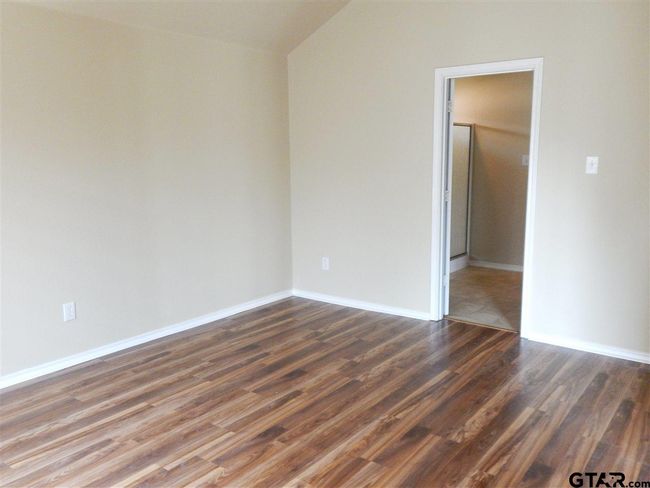 5637 Mustang Trl, House other with 3 bedrooms, 2 bathrooms and null parking in Tyler TX | Image 17