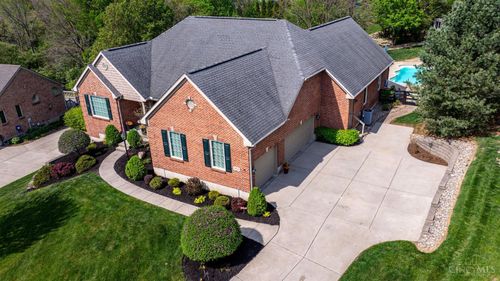 9959 Thoroughbred Ln, Cincinnati, OH, 45231-2780 | Card Image