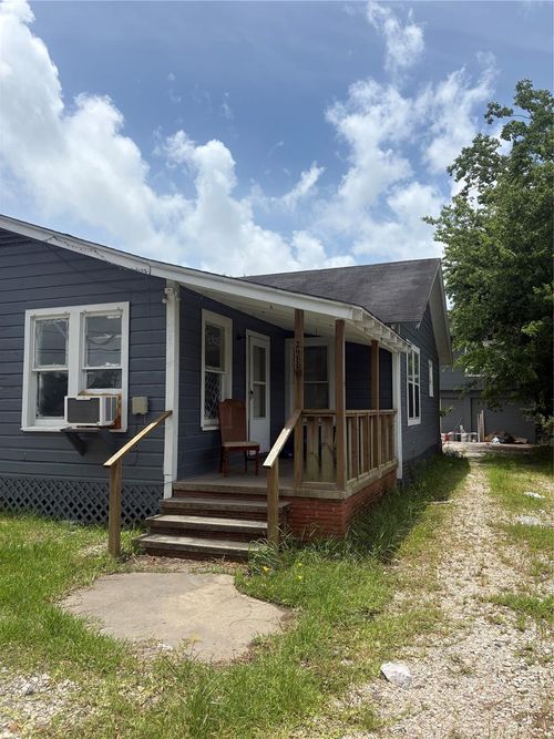 2450 S 4th St, Beaumont, TX, 77701-6608 | Card Image