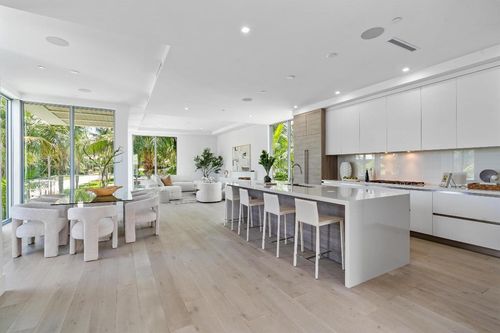 1070 Del Harbour Dr, Delray Beach, FL, 33483-6510 | Card Image