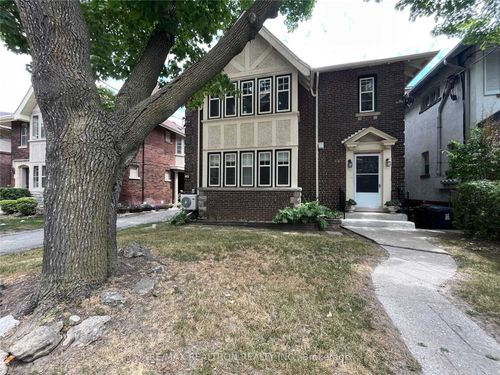 b-485 Oriole Pky, Toronto, ON, M5P2H9 | Card Image