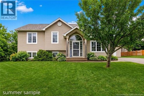 74 Anik St, Dieppe, NB, E1A7T6 | Card Image