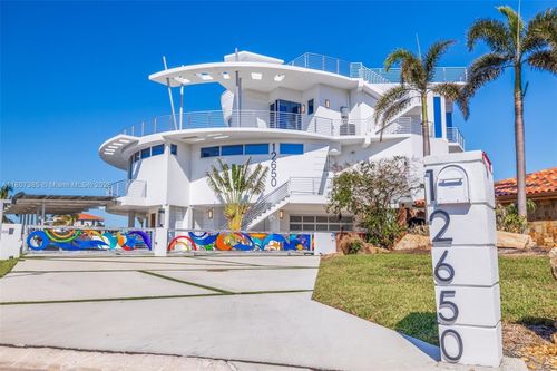 12650 7th St E, TREASURE ISLAND, FL, 33706-1004 | Card Image