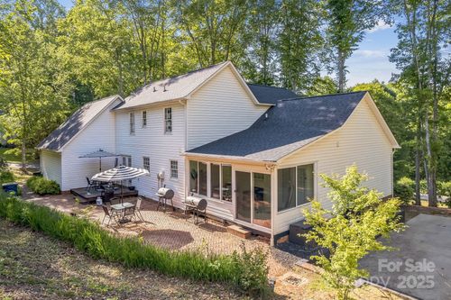 190 Hannah Dr, Rutherfordton, NC, 28139-2770 | Card Image
