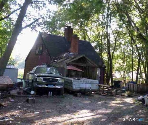 5 Blumenthal Dr, Uncasville, CT, 06382-2401 | Card Image