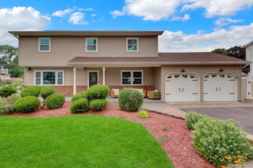 2 Fairhaven Dr, Wyandanch, NY, 11798-1109 | Card Image