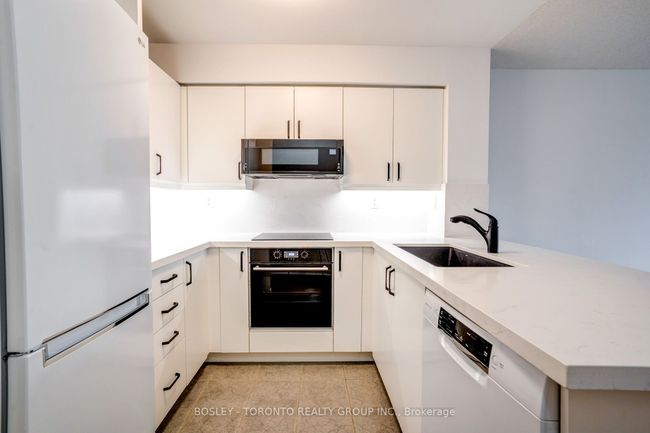 504 - 109 Front St E, Condo with 3 bedrooms, 1 bathrooms and 1 parking in Toronto ON | Image 14
