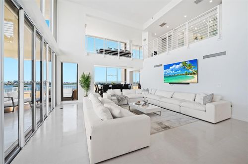 ph4-11113 Biscayne Blvd, Miami, FL, 33181-3400 | Card Image