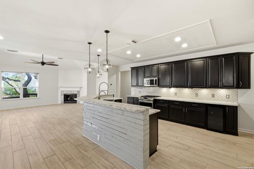 1615 Lookout Pt, San Antonio, TX, 78260-2429 | Card Image
