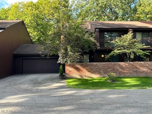 938 Trimble Pl, Sagamore Hills, OH, 44067-2270 | Card Image