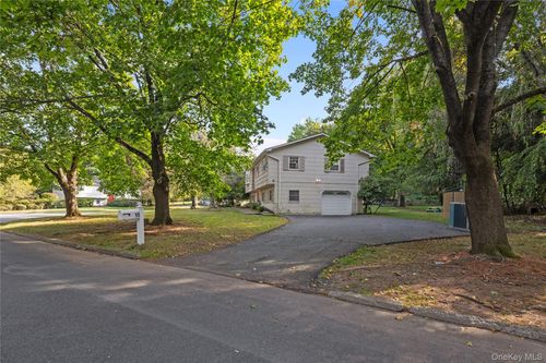 15 Fairway Oval, Spring Valley, NY, 10977-1724 | Card Image