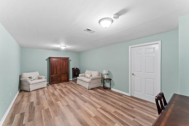 11 - 11 Saint George Pl, Condo with 2 bedrooms, 2 bathrooms and null parking in Sandy Hook CT | Image 30