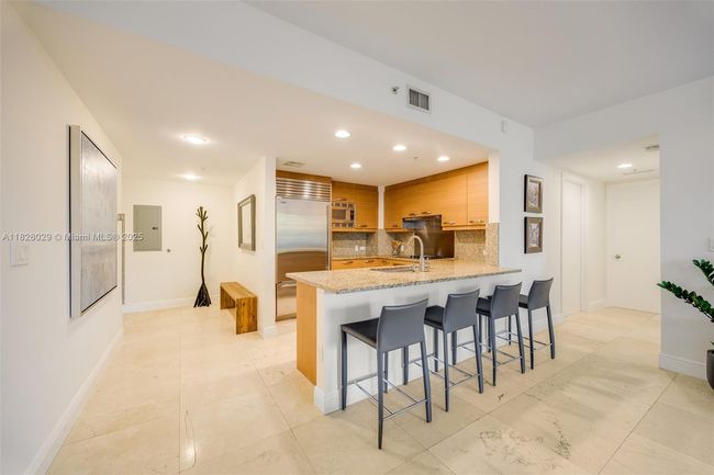 305 - 3540 Main Hwy, Condo with 2 bedrooms, 2 bathrooms and null parking in Coconut Grove FL | Image 5