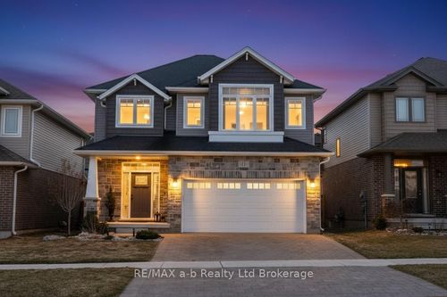 11 Chamberlain Ave, Ingersoll, ON, N5C0C6 | Card Image