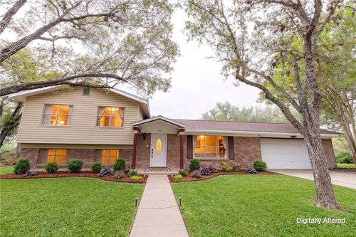 1400 Wren Ln, Beeville, TX, 78102-3729 | Card Image