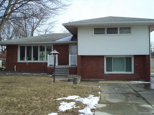 30631 Bayview Dr, Gibraltar, MI, 48173-9598 | Card Image