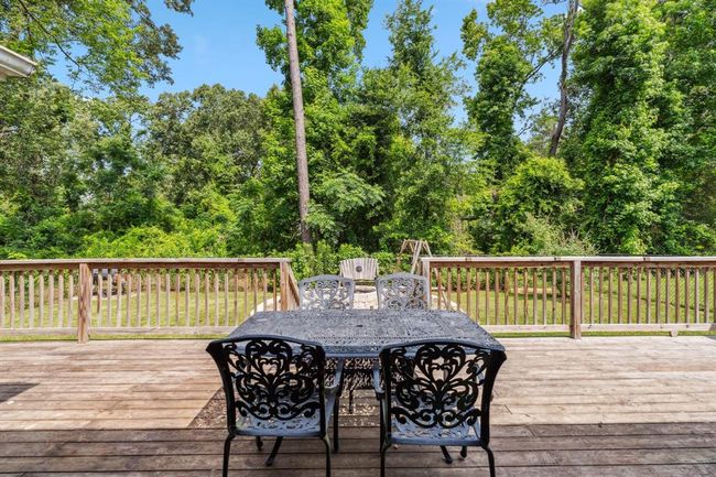 Plenty of room for outdoor dining and entertaining | Image 28