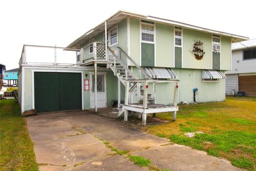 107 Admiral Ln, Freeport, TX, 77541-9646 | Card Image