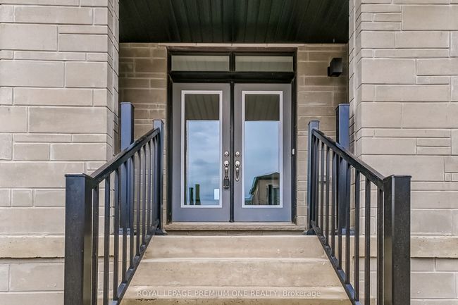 799 Apple Terr, House other with 5 bedrooms, 4 bathrooms and 2 parking in Milton ON | Image 4
