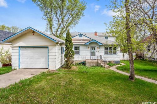 620 20th St W, Prince Albert, SK, S6V4H3 | Card Image