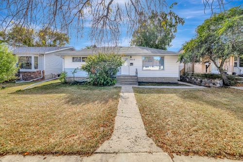 {{alt}} | Card Image